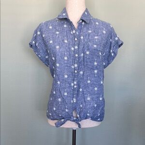 Old Navy Blue Palm Tree Print Button-Up Top